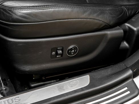 Used 2013 Hyundai Equus Signature image 33