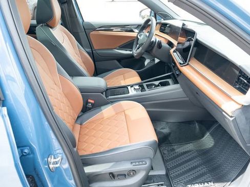 New 2026 Volkswagen Tiguan SEL R-Line AWD/4WD image 43