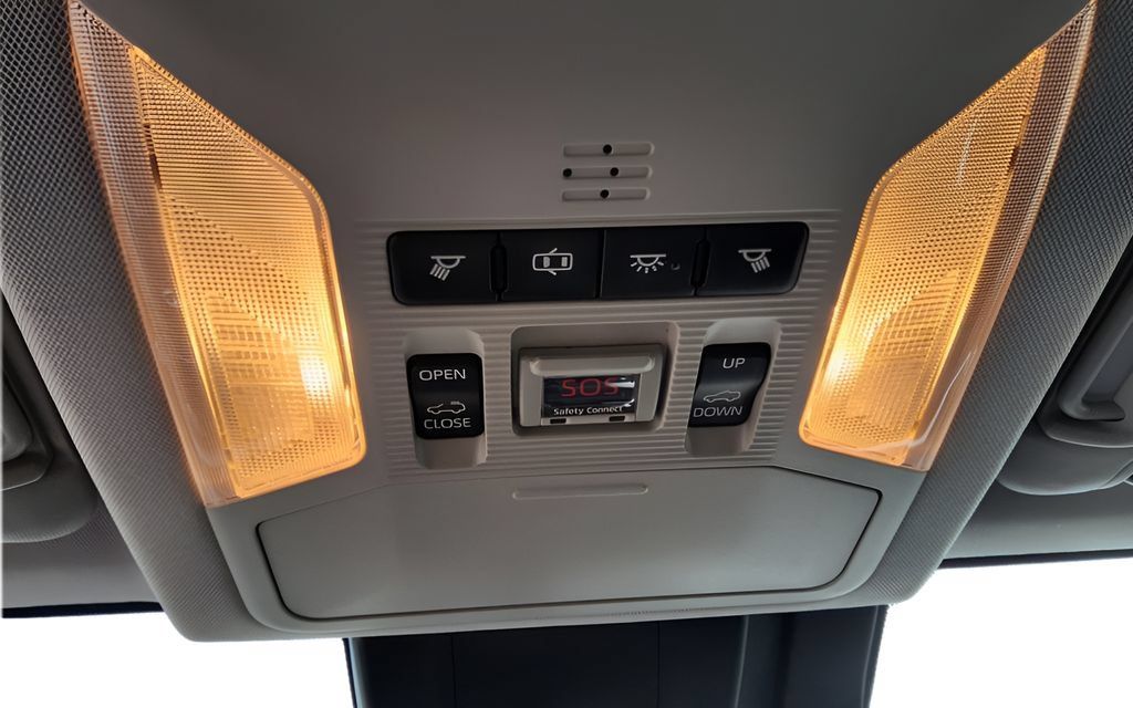 Used 2019 Toyota RAV4 XLE Premium w/ Cold Weather Package AWD/4WD image 10