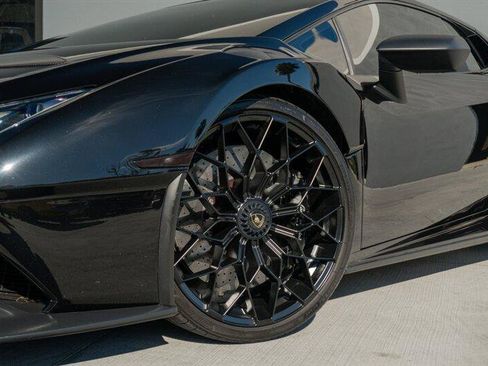 Used 2021 Lamborghini Huracan STO image 26