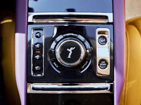 Used 2025 Rolls-Royce Cullinan image 68