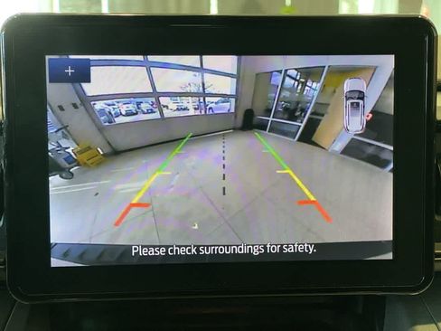 Used 2023 Ford Explorer XLT image 20