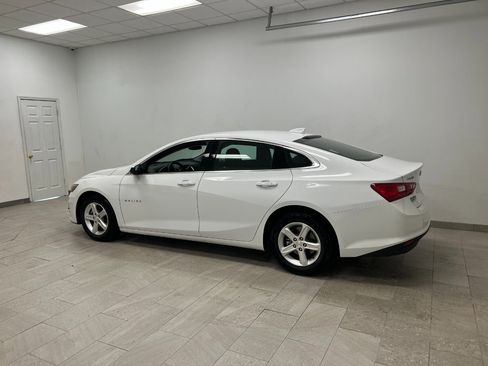 Used 2023 Chevrolet Malibu LT FWD image 13