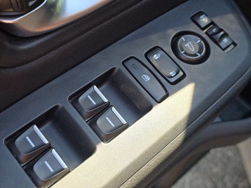 Used 2025 Honda Pilot TrailSport image 26