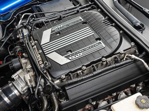 Used 2015 Chevrolet Corvette Z06 w/ 3LZ Preferred Equipment Group image 46