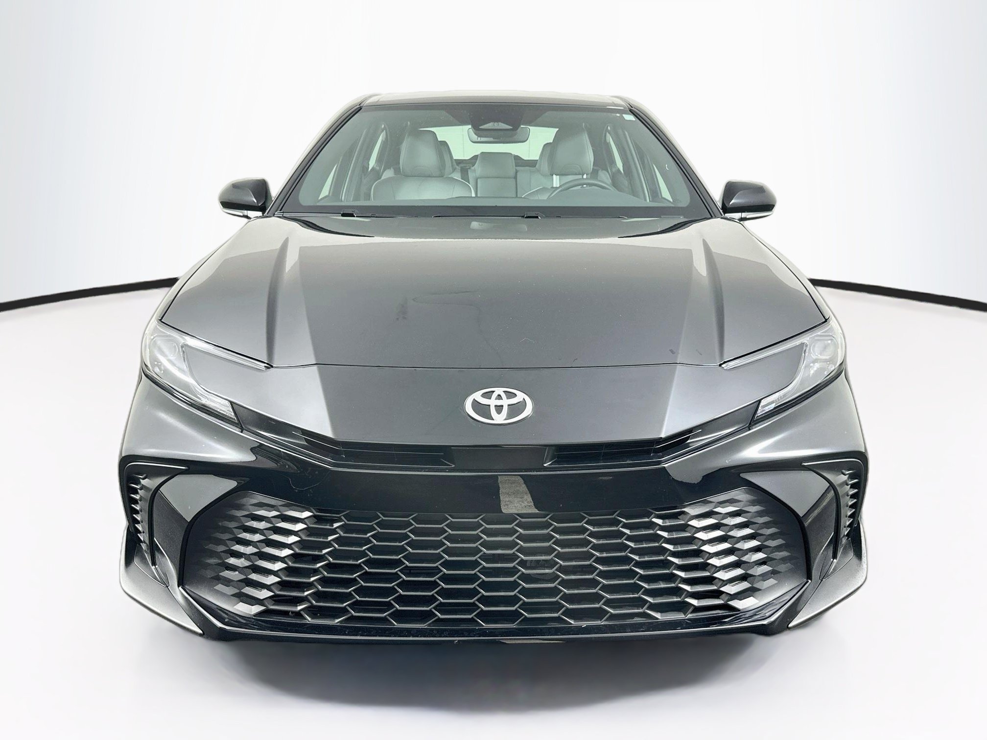 Used 2026 Toyota Camry SE w/ Convenience Package FWD image 2