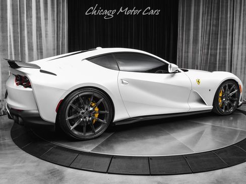 Used 2021 Ferrari 812 Superfast RWD image 5