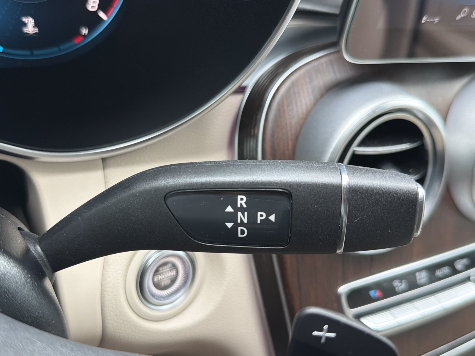 Used 2022 Mercedes-Benz GLC 300 4MATIC image 17