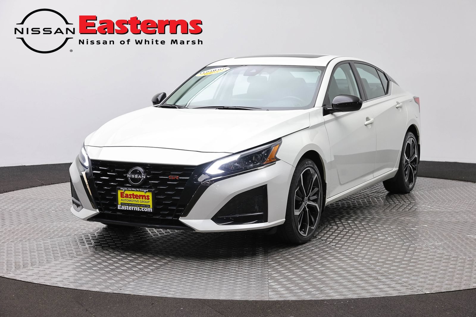 Used 2023 Nissan Altima 2.5 SR w/ SR Premium Package AWD/4WD image 1