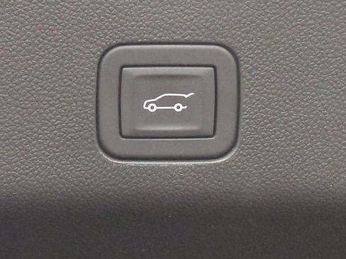 Used 2026 GMC Yukon Elevation RWD image 32