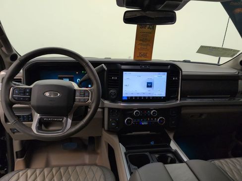 Certified 2025 Ford F450 Platinum w/ Platinum Plus Package image 5