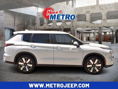Used 2025 Mitsubishi Outlander SE