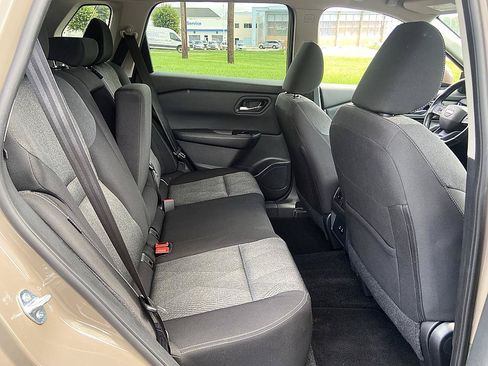 Certified 2025 Nissan Rogue SV AWD/4WD image 15