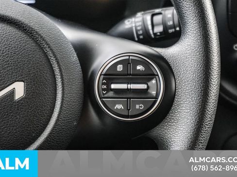 Used 2025 Kia Soul LX w/ LX Technology Package FWD image 22