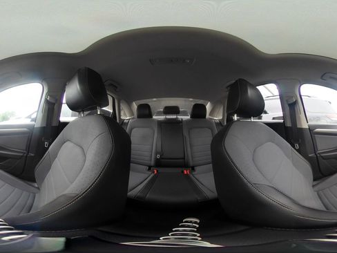 Used 2025 Volkswagen Jetta SE FWD image 43