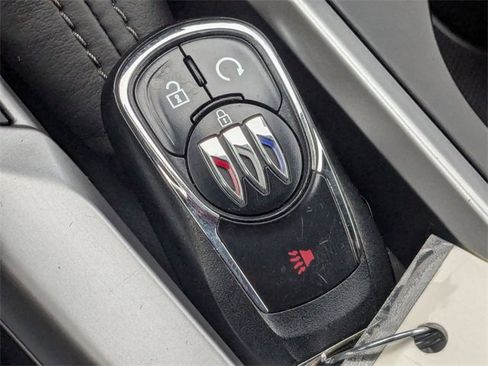 Used 2024 Buick Envista Preferred image 37