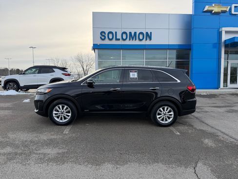 Used 2020 Kia Sorento LX image 2