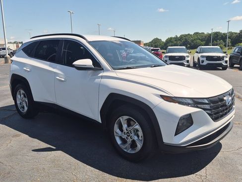 Used 2023 Hyundai Tucson SEL FWD image 2