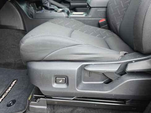 Used 2025 Toyota Tacoma SR5 AWD/4WD image 29