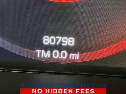 Used 2022 Volvo XC40 T5 Momentum w/ Climate Package image 22