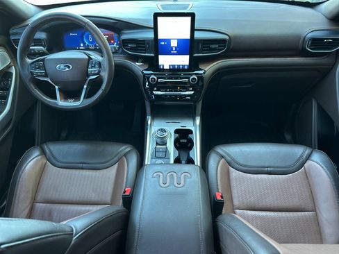Used 2021 Ford Explorer King Ranch w/ Premium Technology Package AWD/4WD image 12
