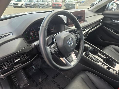 Used 2025 Honda Accord Touring image 12