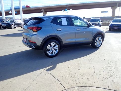 Used 2024 Buick Encore GX Preferred image 4