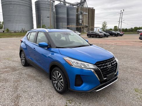 Used 2024 Nissan Kicks SV FWD image 1