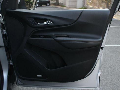 Used 2022 Chevrolet Equinox Premier AWD/4WD image 23