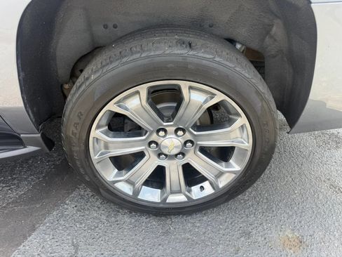 Used 2020 Chevrolet Suburban LT AWD/4WD image 62