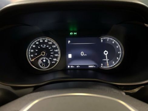 Used 2025 Genesis G70 2.5T image 39