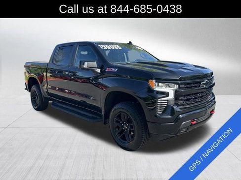 Used 2022 Chevrolet Silverado 1500 LT Trail Boss w/ Convenience Package II image 3