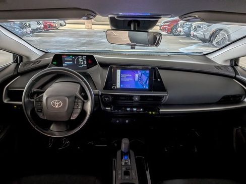 Used 2024 Toyota Prius LE FWD image 18