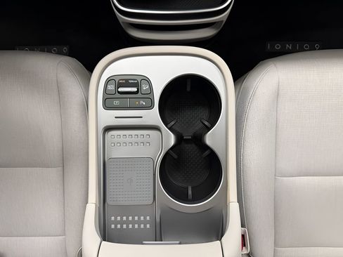 Used 2026 Hyundai Ioniq 9 SE image 27