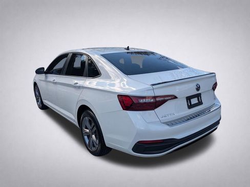 Used 2023 Volkswagen Jetta SE FWD image 5