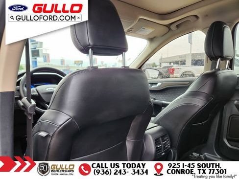 Used 2020 Ford Escape Titanium w/ Titanium Premium Package 2.0 FWD image 16