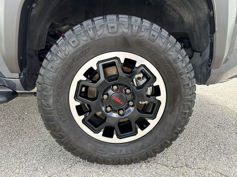 Certified 2025 Toyota 4Runner TRD Off-Road Premium AWD/4WD image 18