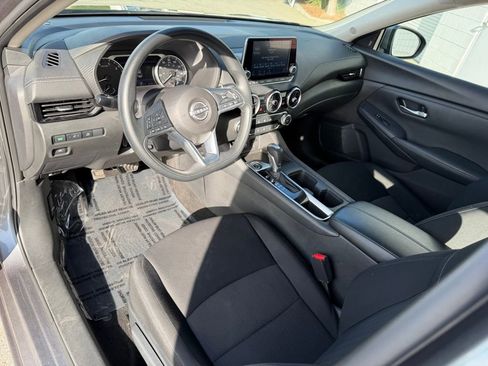 Used 2024 Nissan Sentra SV image 2