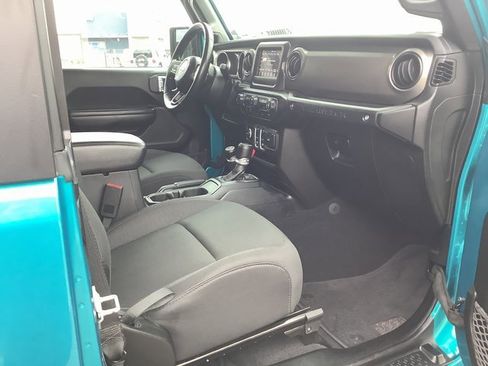 Used 2020 Jeep Wrangler Sport S image 28