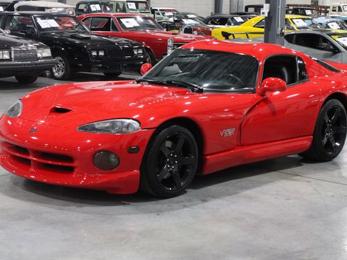 Used 1997 Dodge Viper GTS RWD image 2
