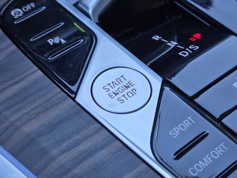 Used 2024 BMW X5 xDrive40i w/ Premium Package image 32