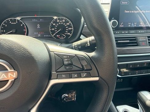 Used 2024 Nissan Altima 2.5 SV FWD image 17