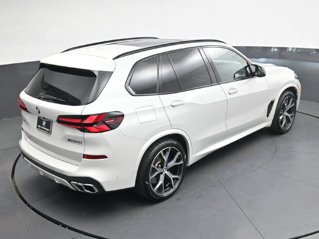 Used 2025 BMW X5 M60i AWD/4WD image 26