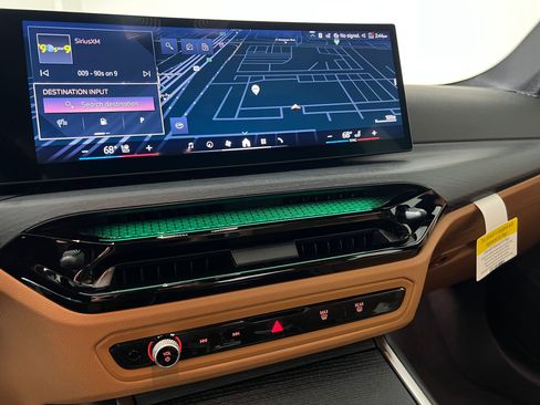 Used 2025 BMW 330i xDrive Sedan w/ Convenience Package image 28