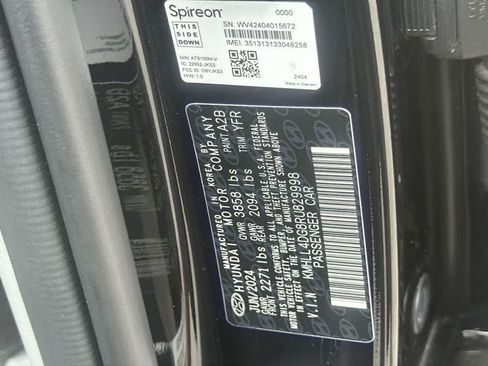 Used 2024 Hyundai Elantra SE FWD image 12