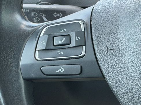 Used 2013 Volkswagen Tiguan S FWD image 15