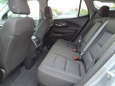 Used 2023 GMC Terrain SLE w/ Driver Convenience Package FWD image 9