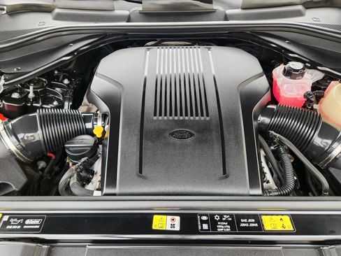 Certified 2025 Land Rover Range Rover Long Wheelbase Autobiography image 33