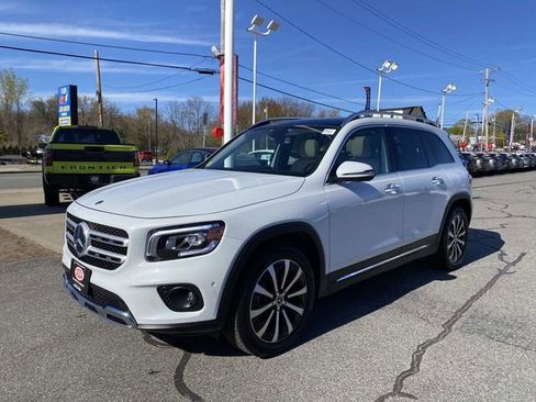Used 2023 Mercedes-Benz GLB 250 4MATIC image 1