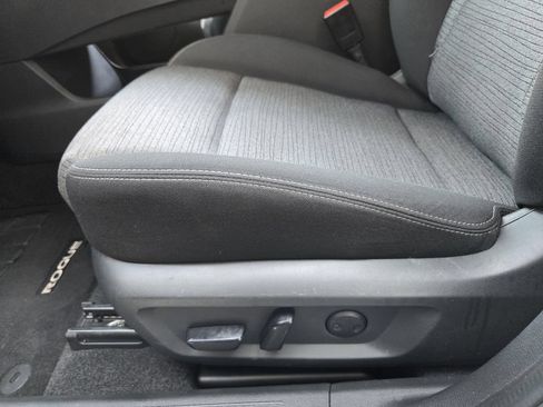 Used 2023 Nissan Rogue SV AWD/4WD image 19